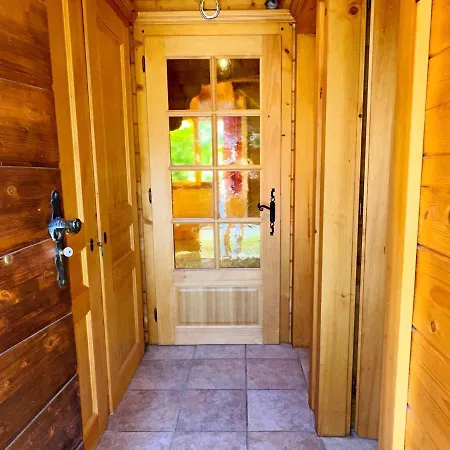 Chalet 2 +1 Espace Couchage, Terrasse, Parking, Wifi, Non Fumeur - Fr-1-572-264 *