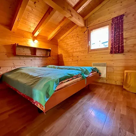 Chalet 2 +1 Espace Couchage, Terrasse, Parking, Wifi, Non Fumeur - Fr-1-572-264